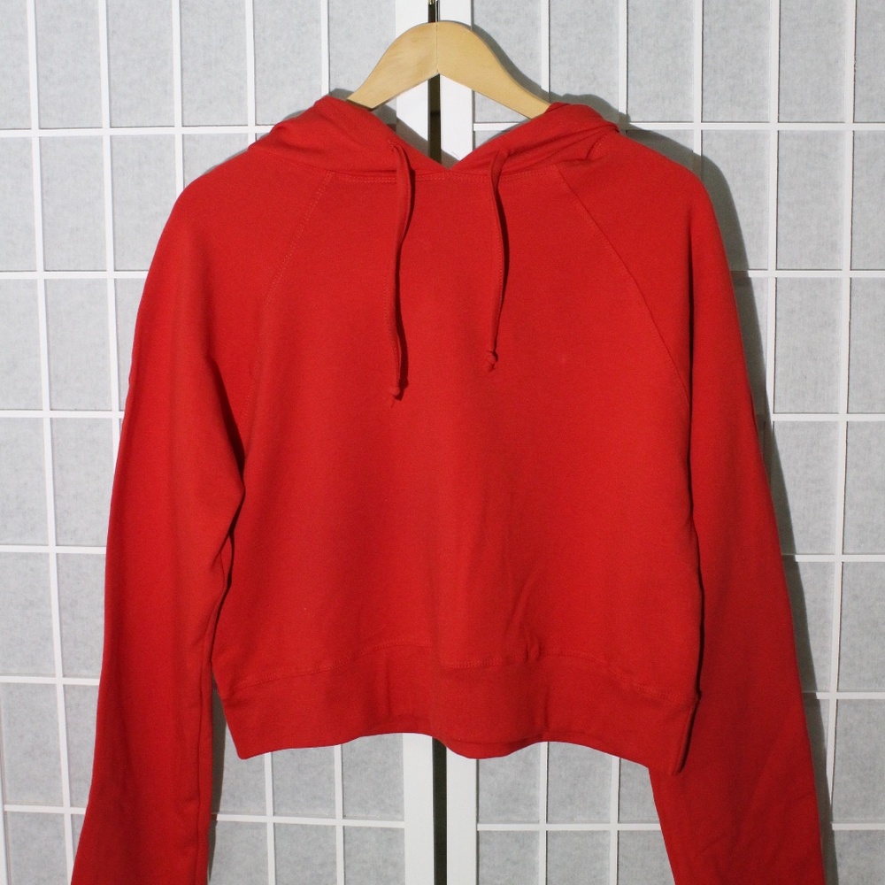 Women's cropped red hoodie (JM11P)